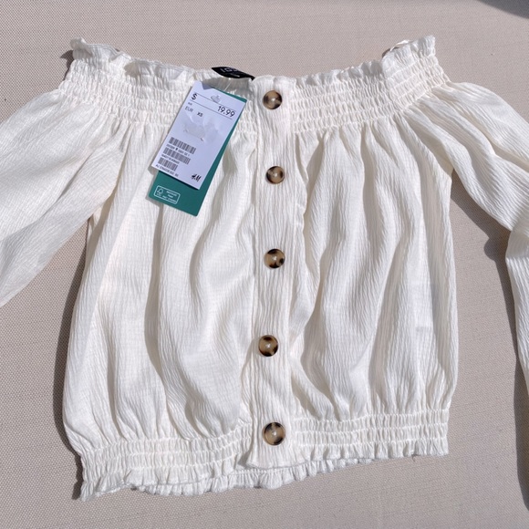 Off the shoulder crop top - Picture 2 of 3